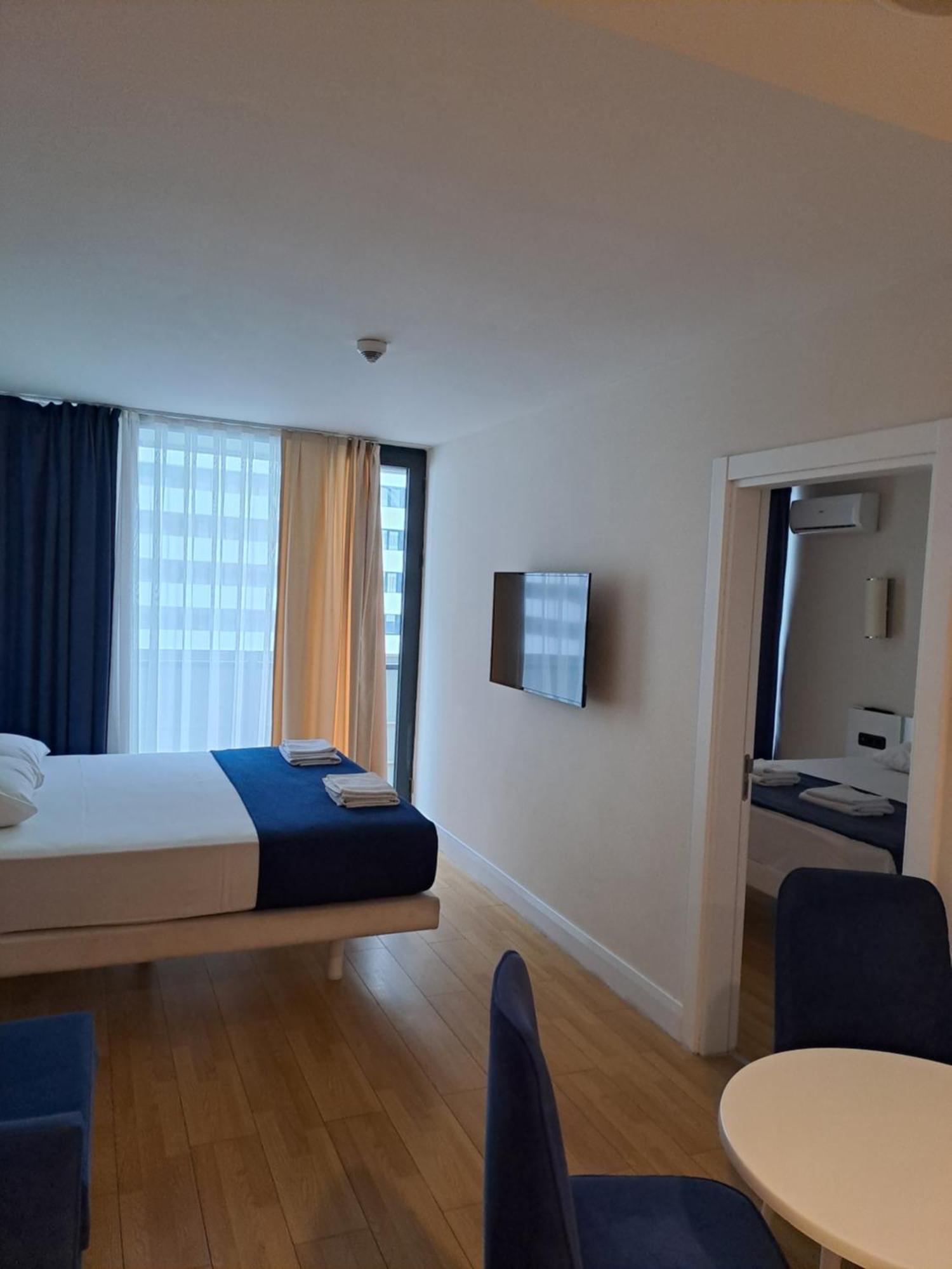 Lux Apart Hotel 555 Batumi Zewnętrze zdjęcie