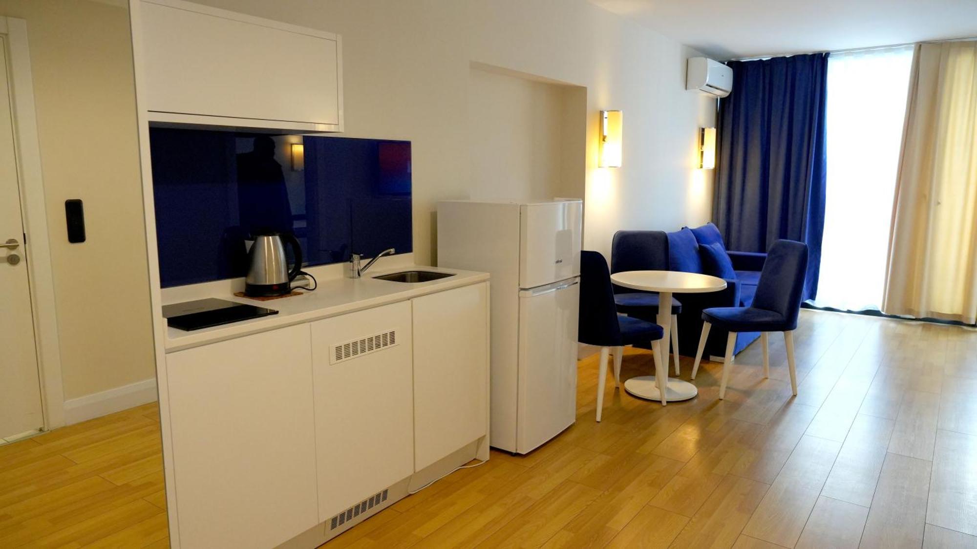Lux Apart Hotel 555 Batumi Zewnętrze zdjęcie
