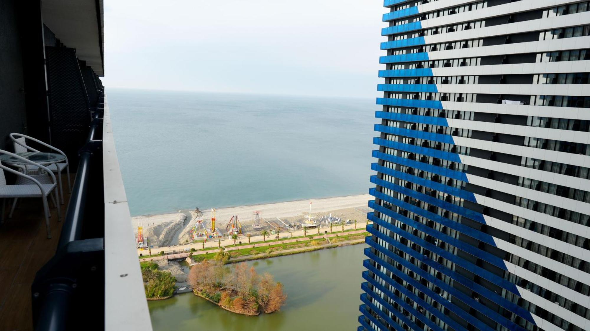 Lux Apart Hotel 555 Batumi Zewnętrze zdjęcie