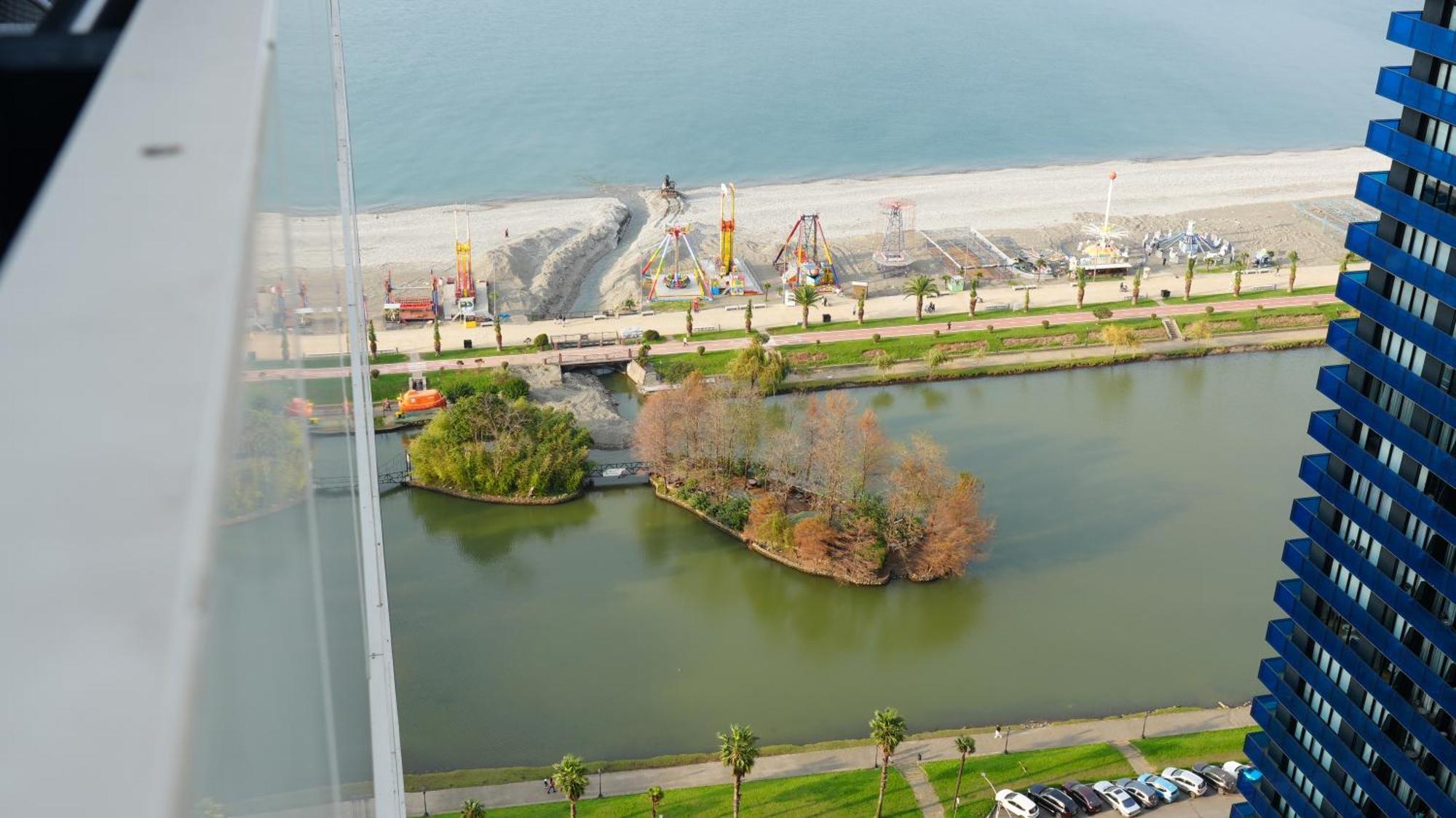 Lux Apart Hotel 555 Batumi Zewnętrze zdjęcie