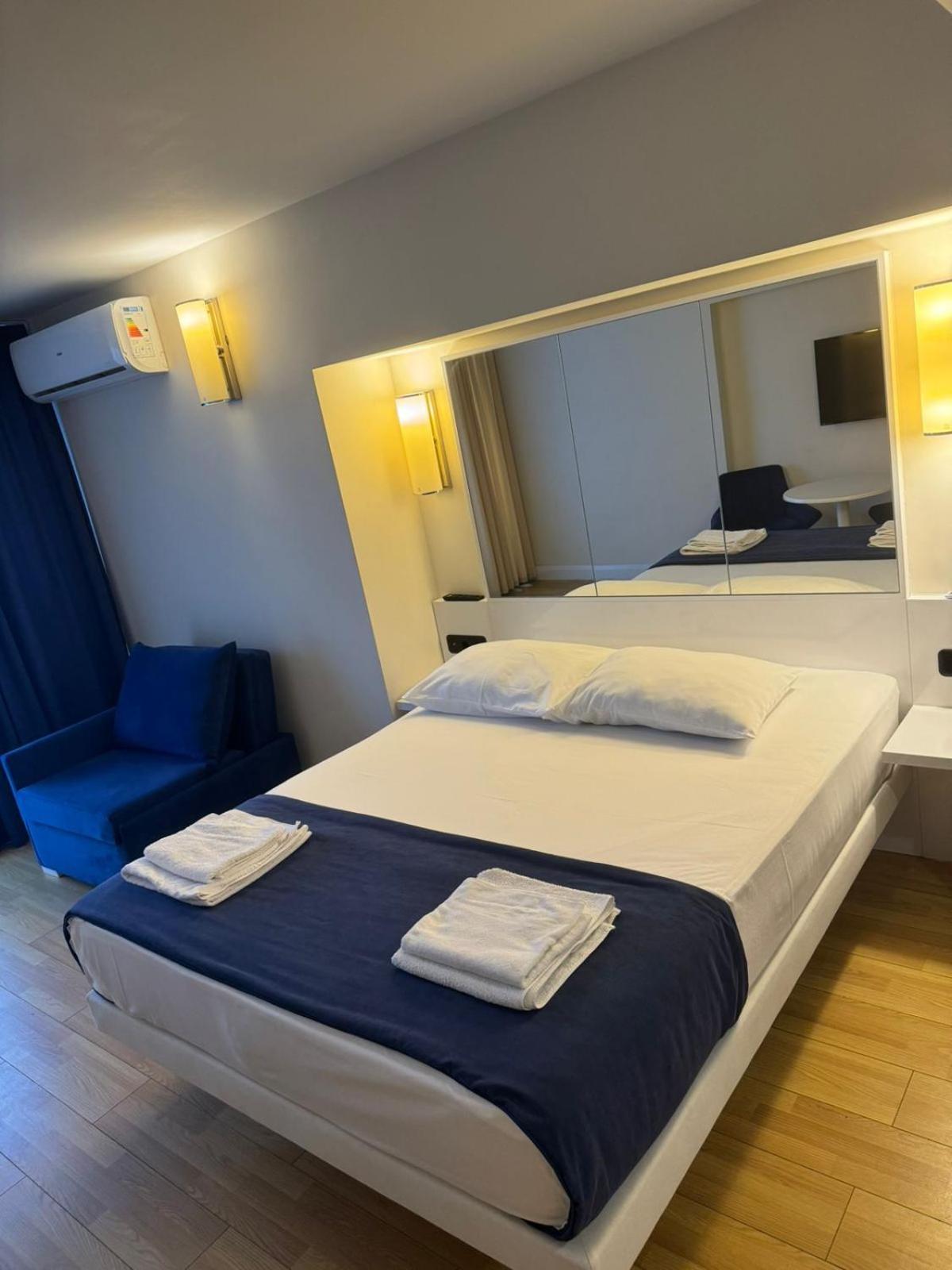 Lux Apart Hotel 555 Batumi Pokój zdjęcie
