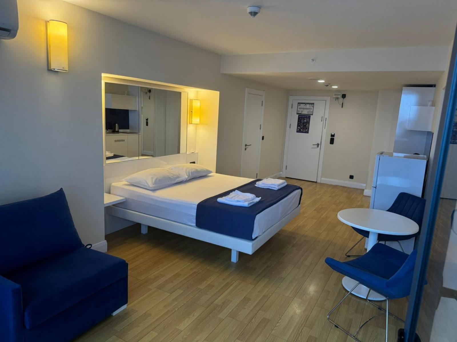 Lux Apart Hotel 555 Batumi Pokój zdjęcie