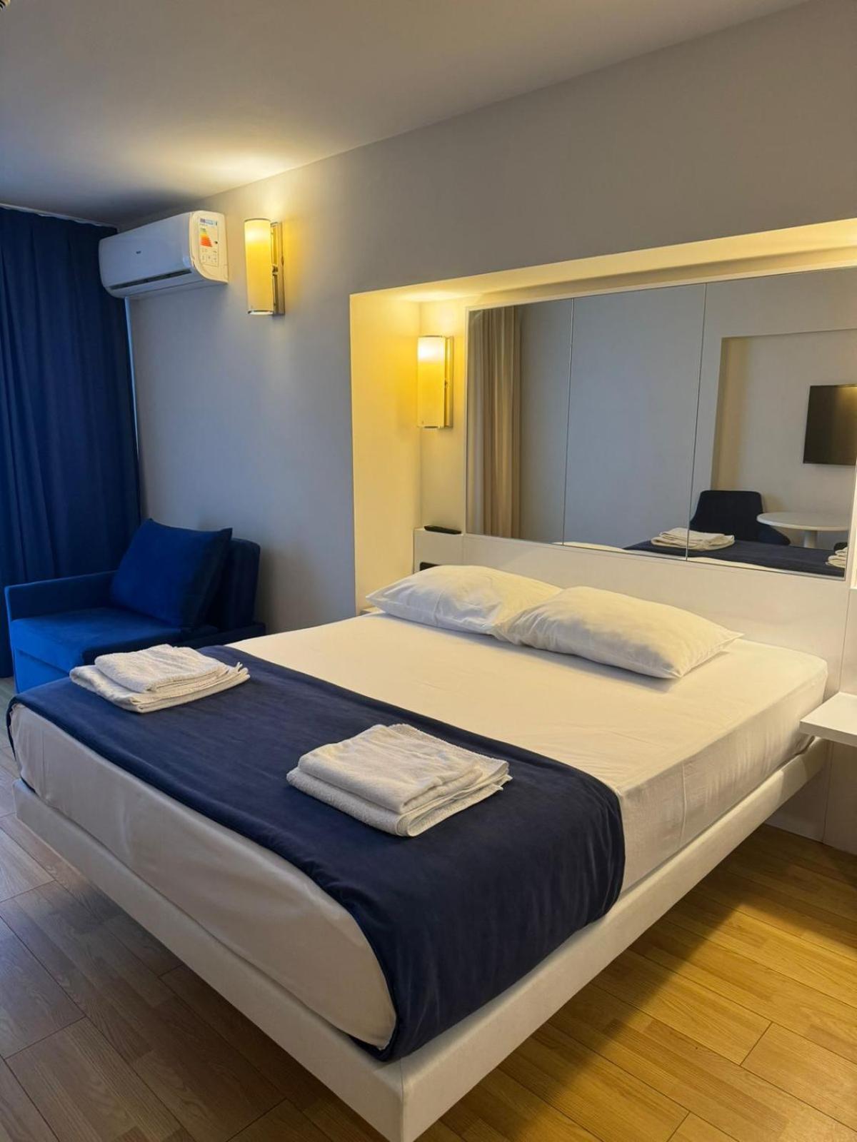 Lux Apart Hotel 555 Batumi Pokój zdjęcie