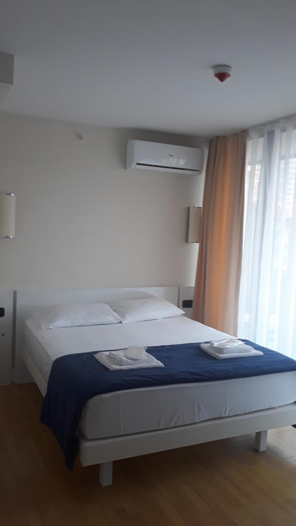Lux Apart Hotel 555 Batumi Pokój zdjęcie