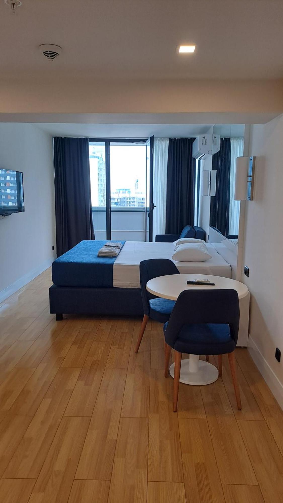Lux Apart Hotel 555 Batumi Pokój zdjęcie